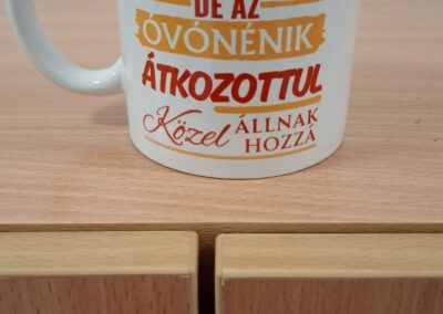 Egyedi bögre óvodának, óvónőknek – elkészült munka
