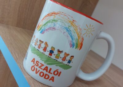 Egyedi bögre óvodának, óvónőknek – elkészült munka